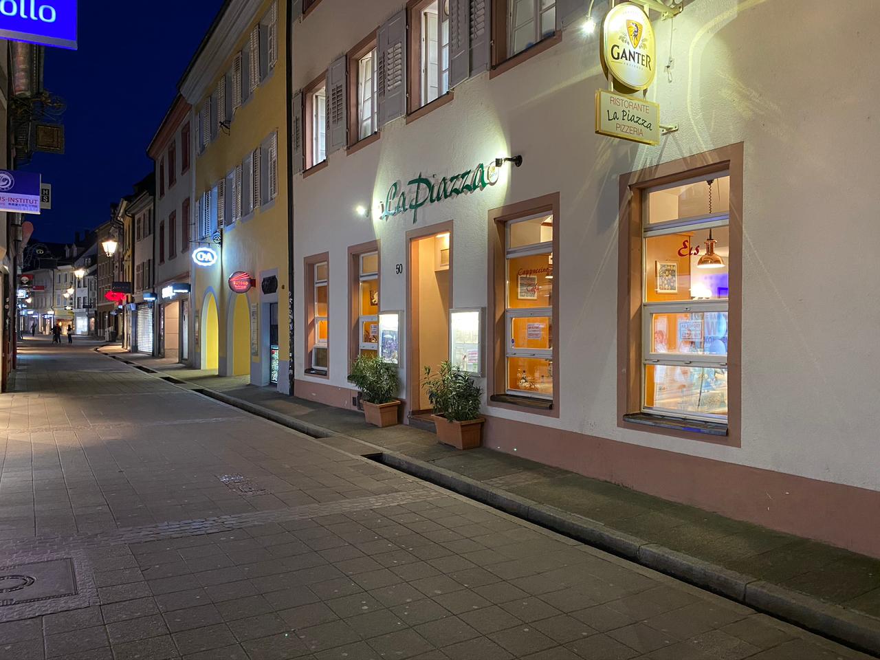 La Piazza bei Nacht